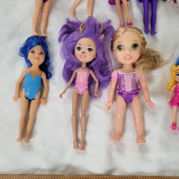 Mattel Barbie Lot of 16 Little Sister Dolls with Other Assorted Dolls - Picture 3 of 13